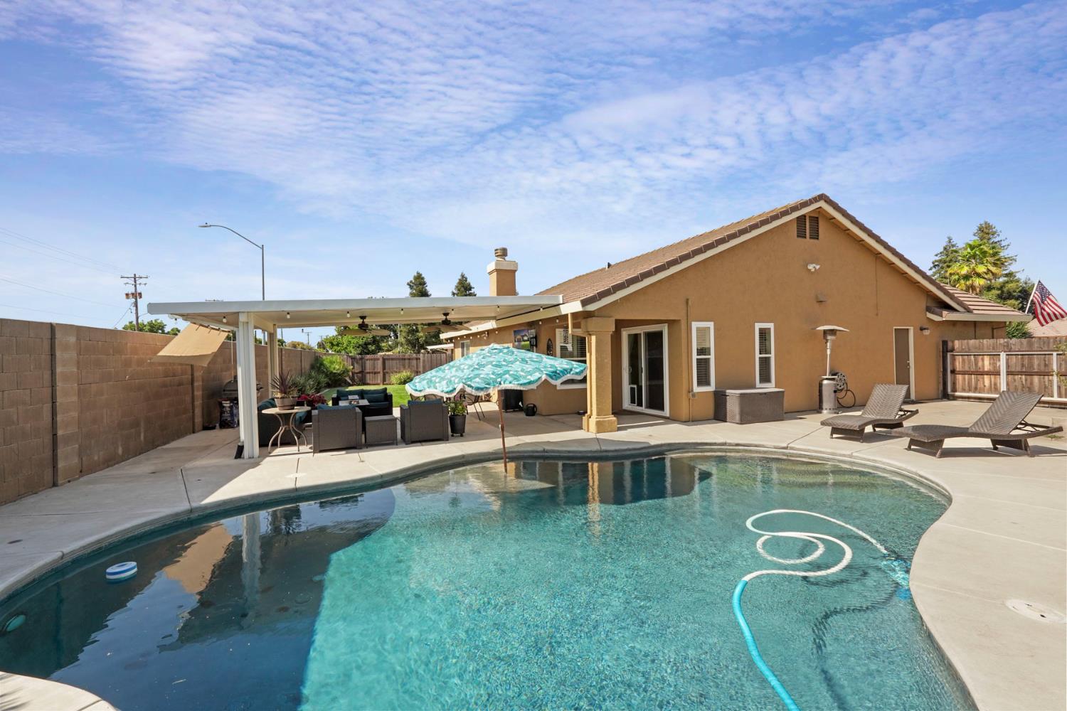 Blackbird Court, Lodi, California image 28