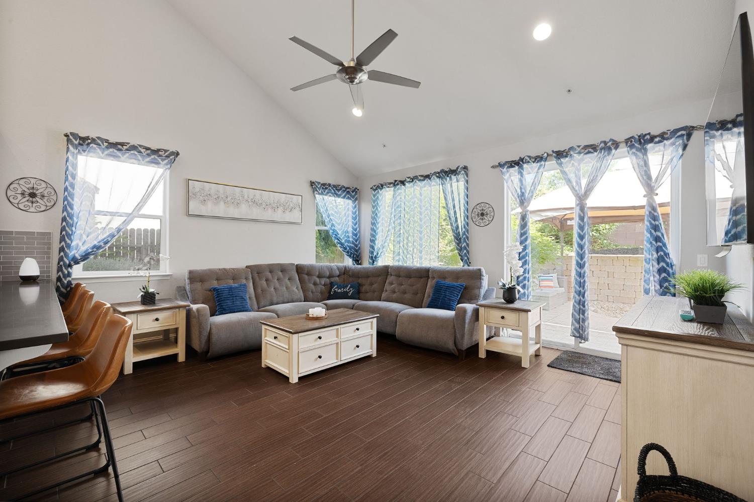 Branigan Lake Way, Rancho Cordova, California image 20
