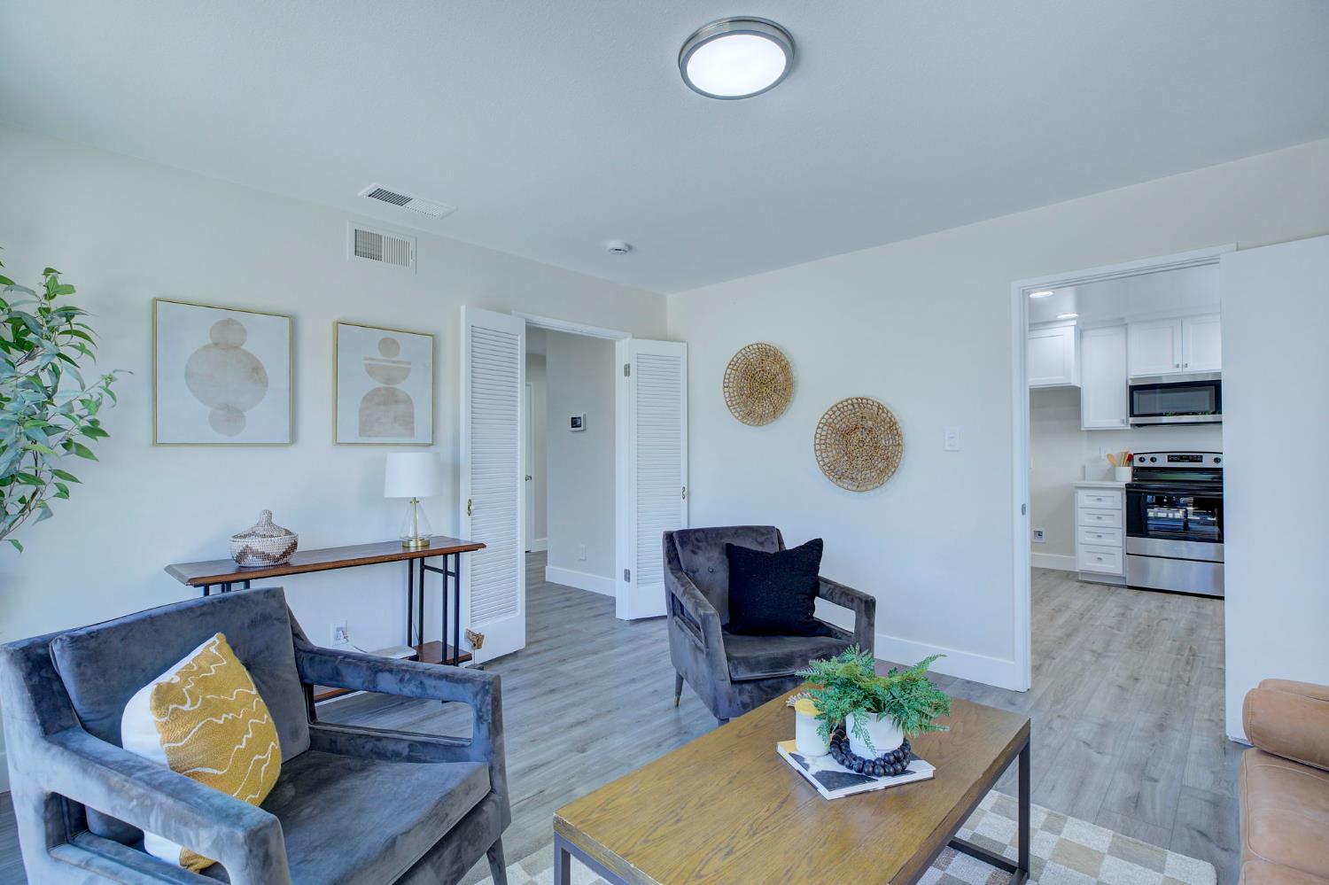 Stockbridge Avenue, Sacramento, California image 5