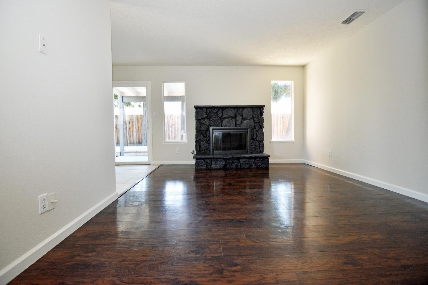 Bluefield Avenue, Turlock, California image 6