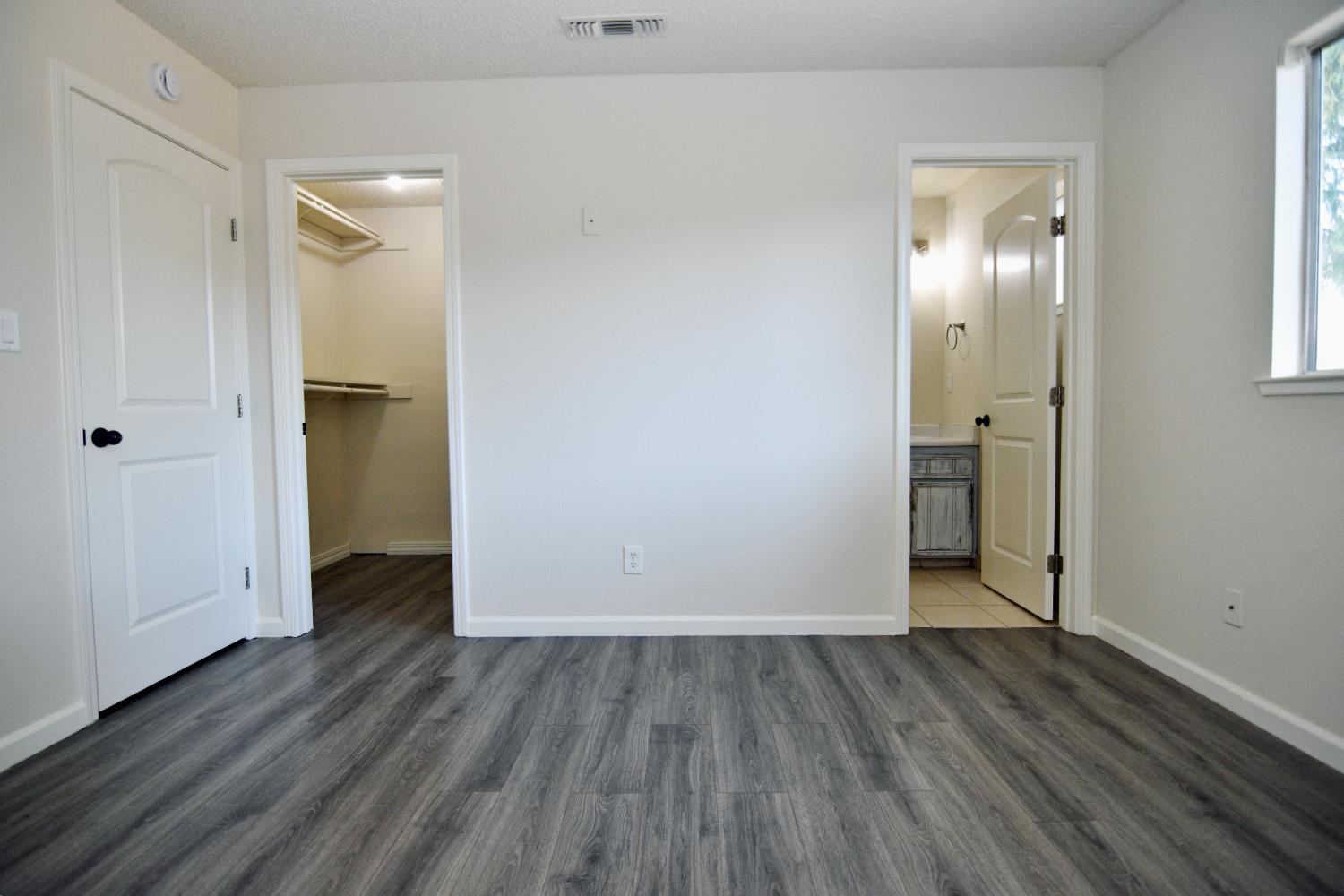 Bluefield Avenue, Turlock, California image 35