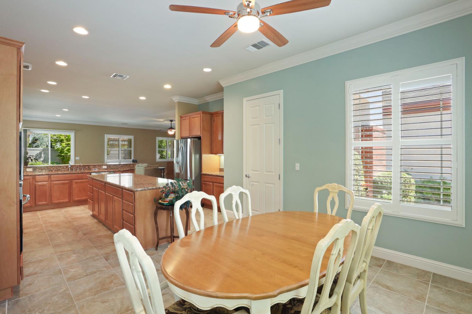 Detail Gallery Image 22 of 74 For 2424 Ashbridge Ln, Manteca,  CA 95336 - 2 Beds | 2/1 Baths