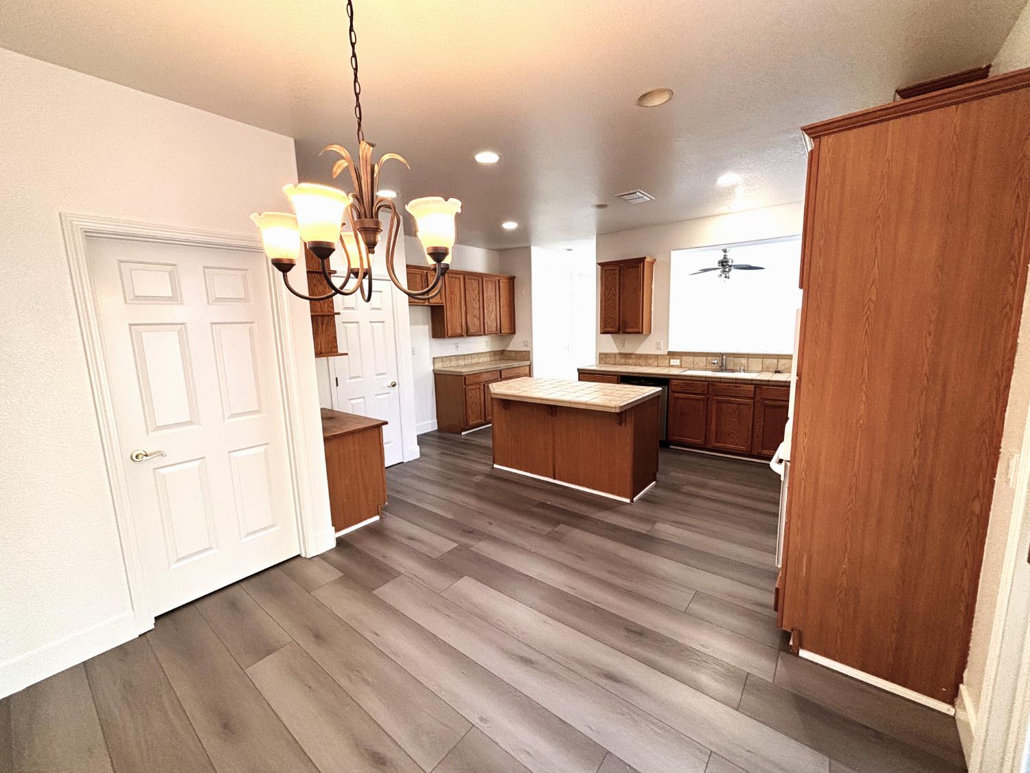 Lilyview Way, Elk Grove, California image 13