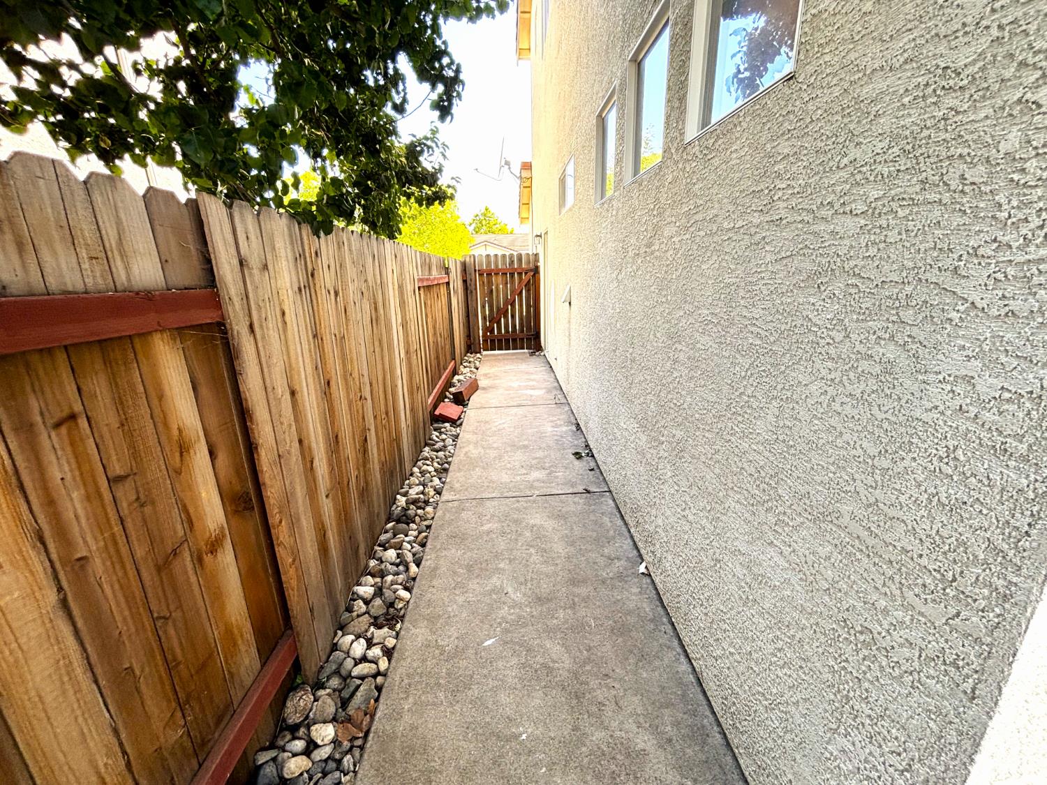 Lilyview Way, Elk Grove, California image 28