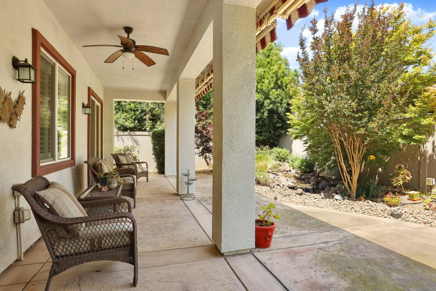 Detail Gallery Image 5 of 74 For 2424 Ashbridge Ln, Manteca,  CA 95336 - 2 Beds | 2/1 Baths