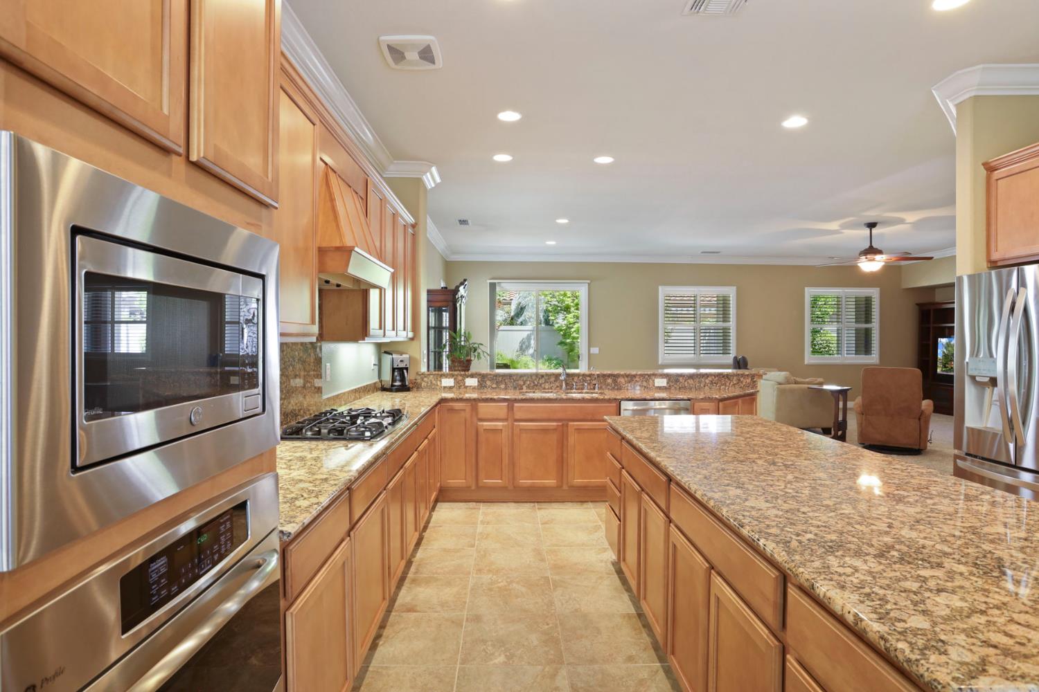 Detail Gallery Image 23 of 74 For 2424 Ashbridge Ln, Manteca,  CA 95336 - 2 Beds | 2/1 Baths