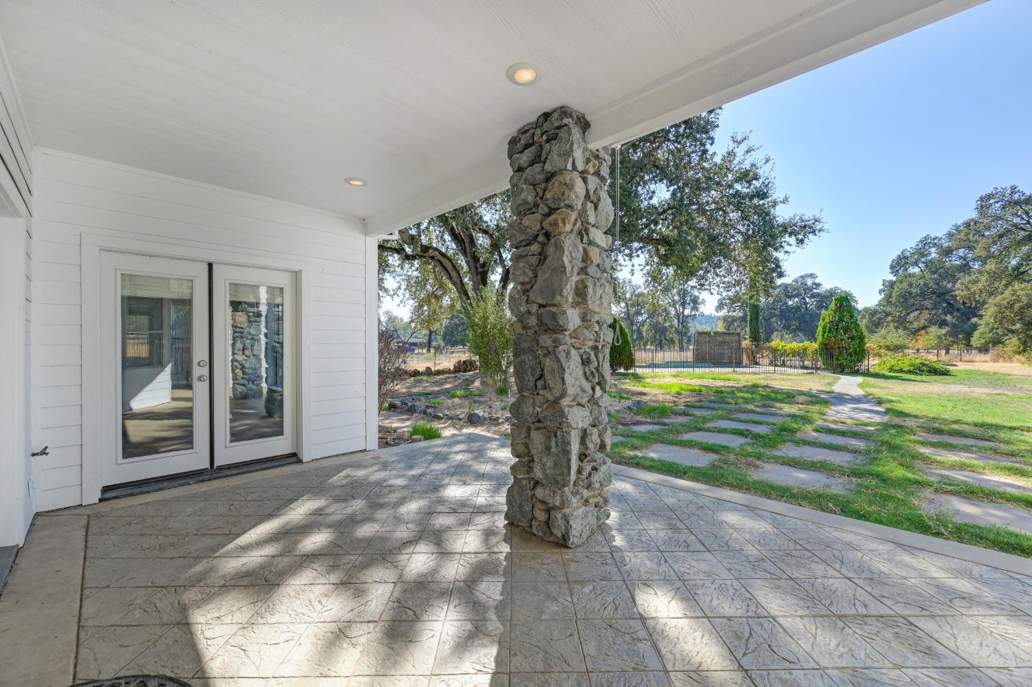 Gray Oak Drive, Rough and Ready, California image 42