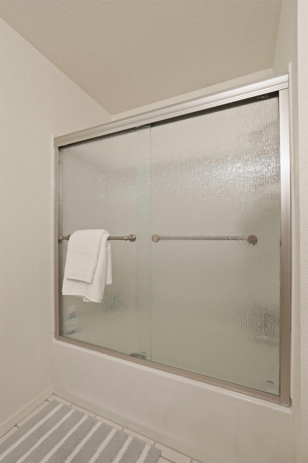 Detail Gallery Image 22 of 39 For 2316 Yosemite Ave, Escalon,  CA 95320 - 3 Beds | 2 Baths