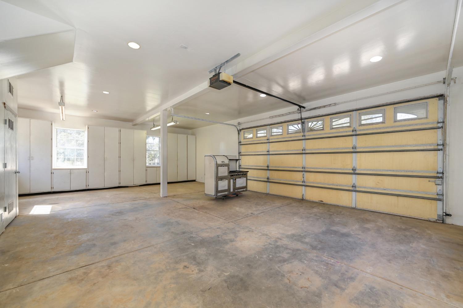 Gray Oak Drive, Rough and Ready, California image 35