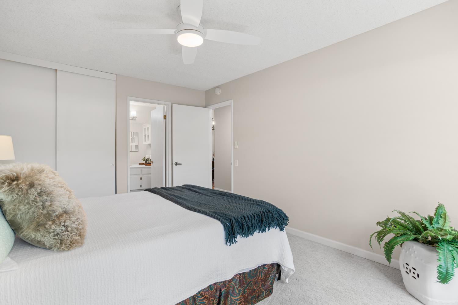 Dunbarton Circle, Sacramento, California image 34