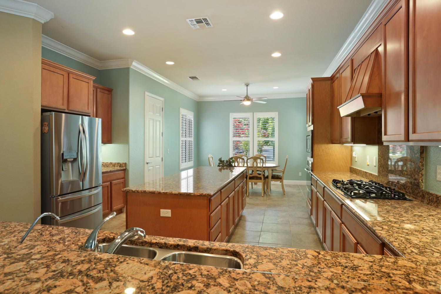 Detail Gallery Image 24 of 74 For 2424 Ashbridge Ln, Manteca,  CA 95336 - 2 Beds | 2/1 Baths