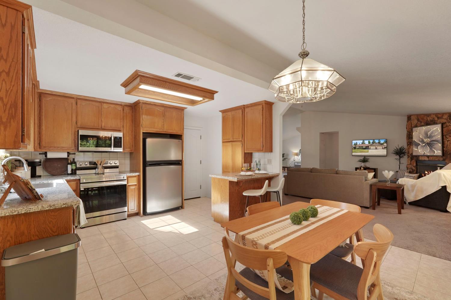 Detail Gallery Image 10 of 39 For 2316 Yosemite Ave, Escalon,  CA 95320 - 3 Beds | 2 Baths