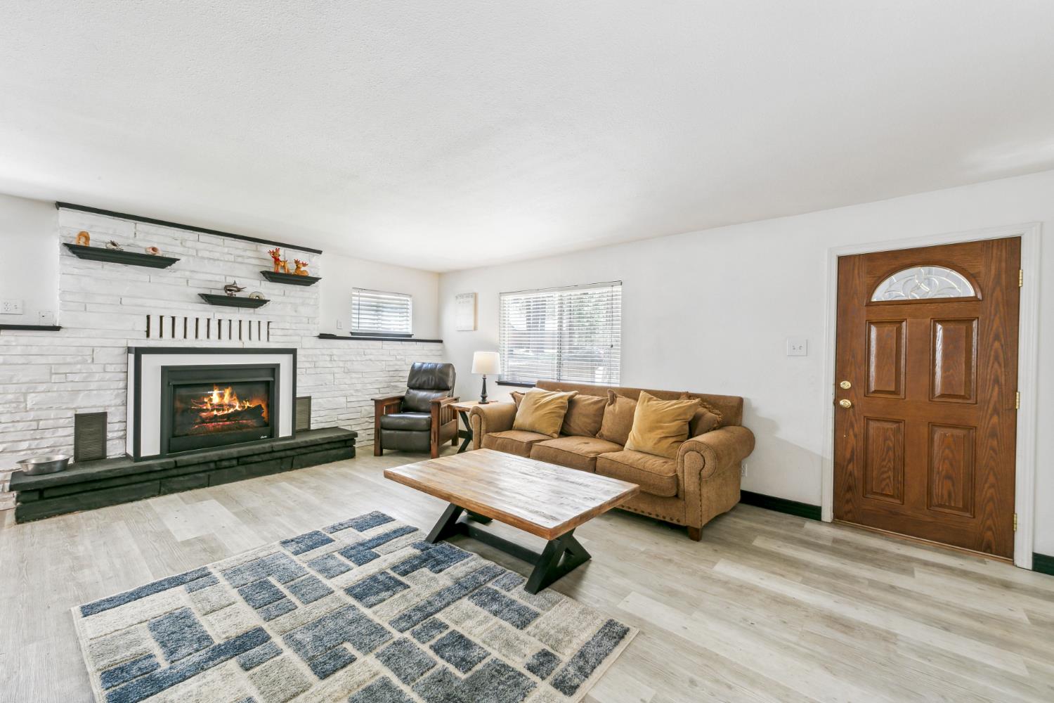 Julie Lane, South Lake Tahoe, California image 6