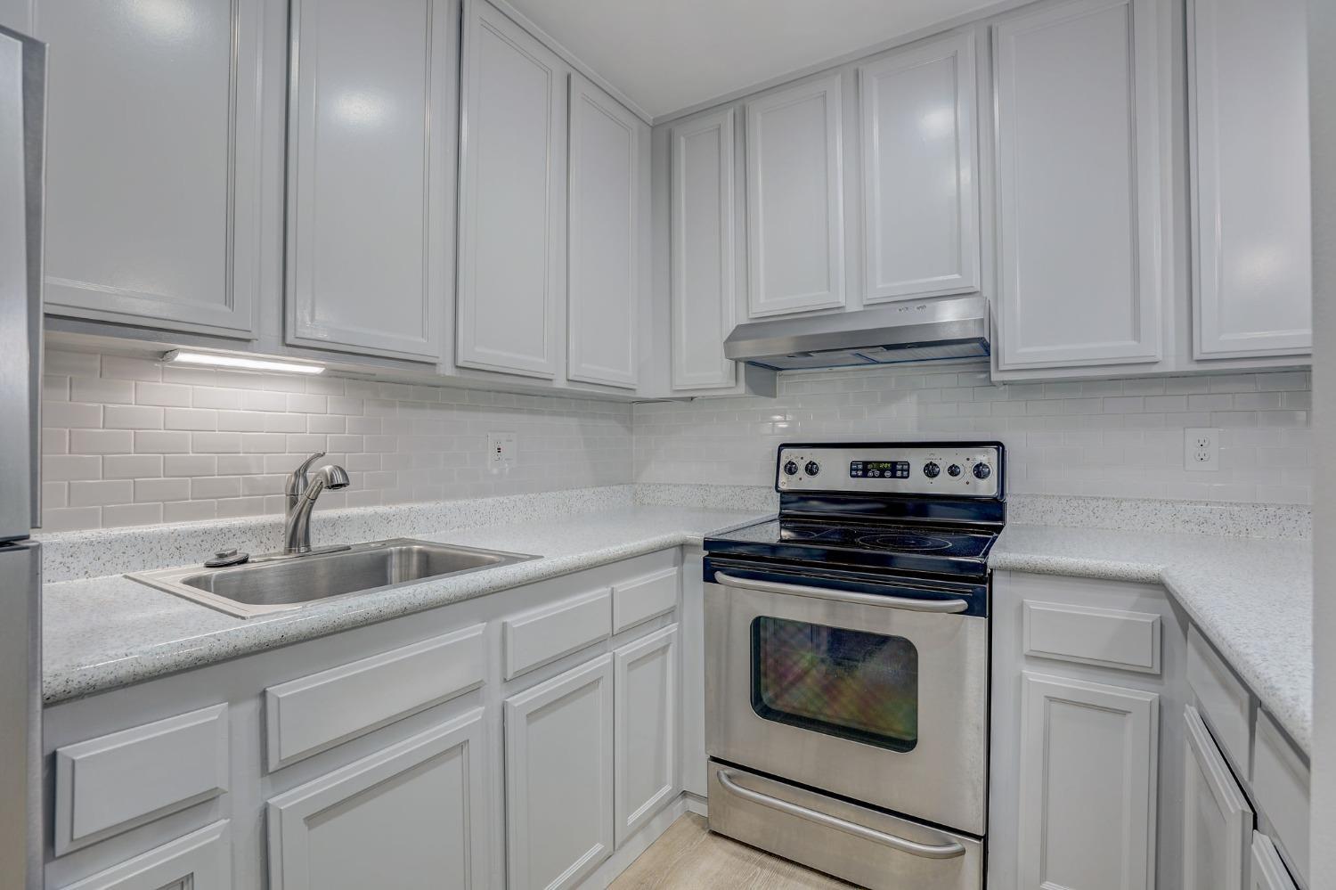 Photo #7: 225071590 Listing: Photo #7