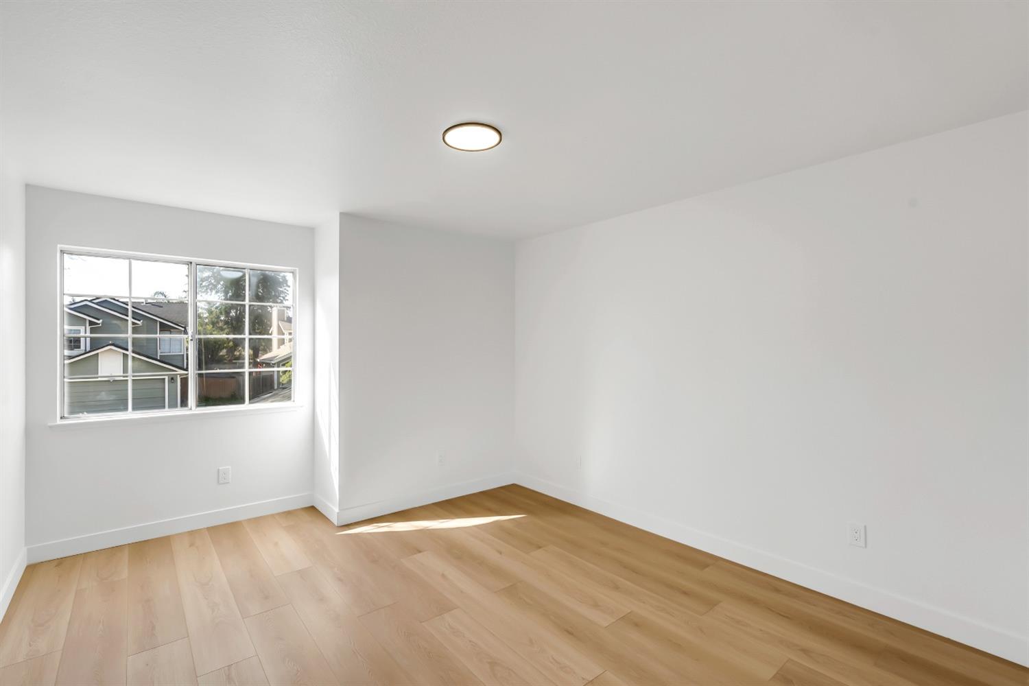 Detail Gallery Image 41 of 57 For 7213 Tiant Way, Elk Grove,  CA 95758 - 3 Beds | 2/1 Baths