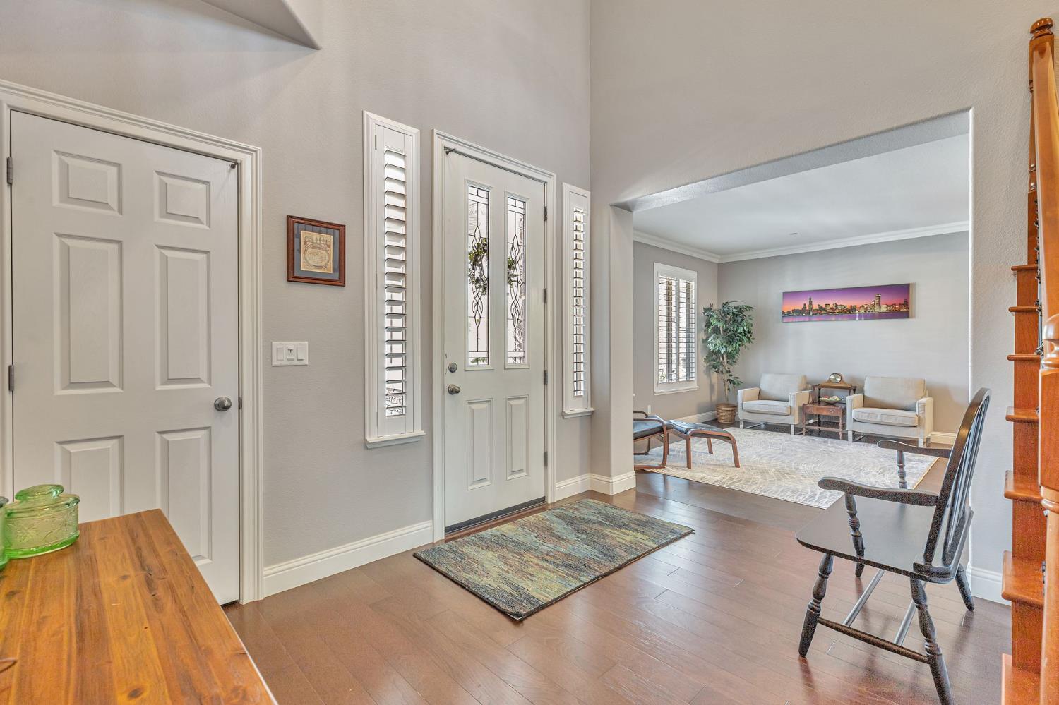 Detail Gallery Image 3 of 45 For 1088 Broken Spoke Ln, Roseville,  CA 95747 - 5 Beds | 4/1 Baths