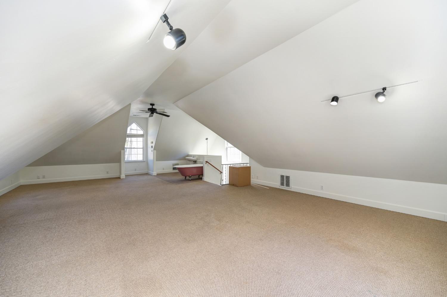 Gray Oak Drive, Rough and Ready, California image 38