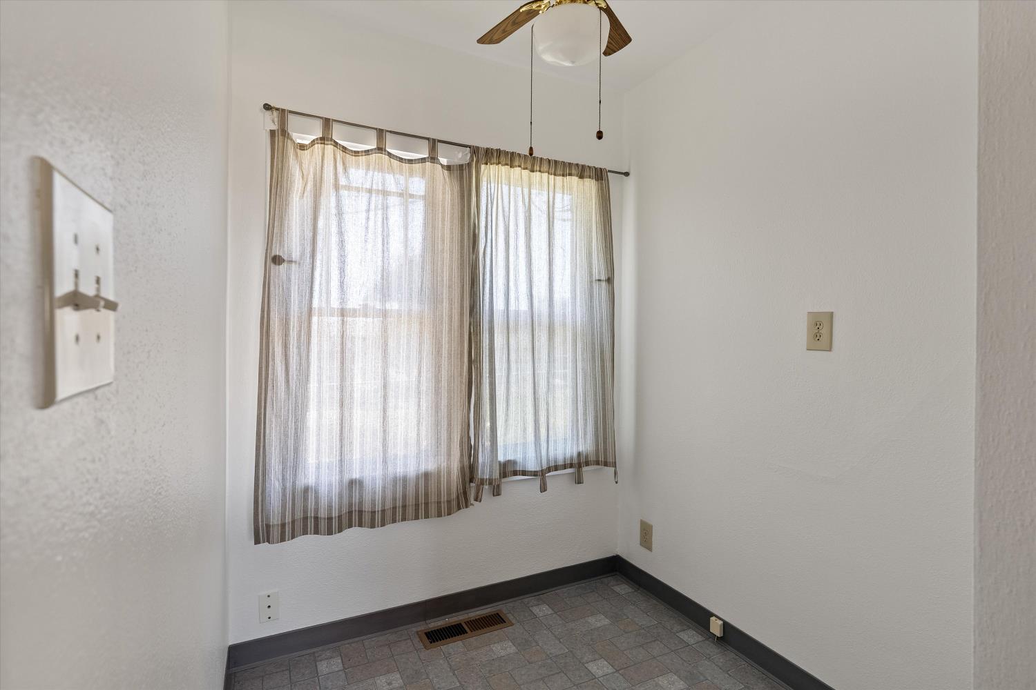 Brereton Way, Oroville, California image 18