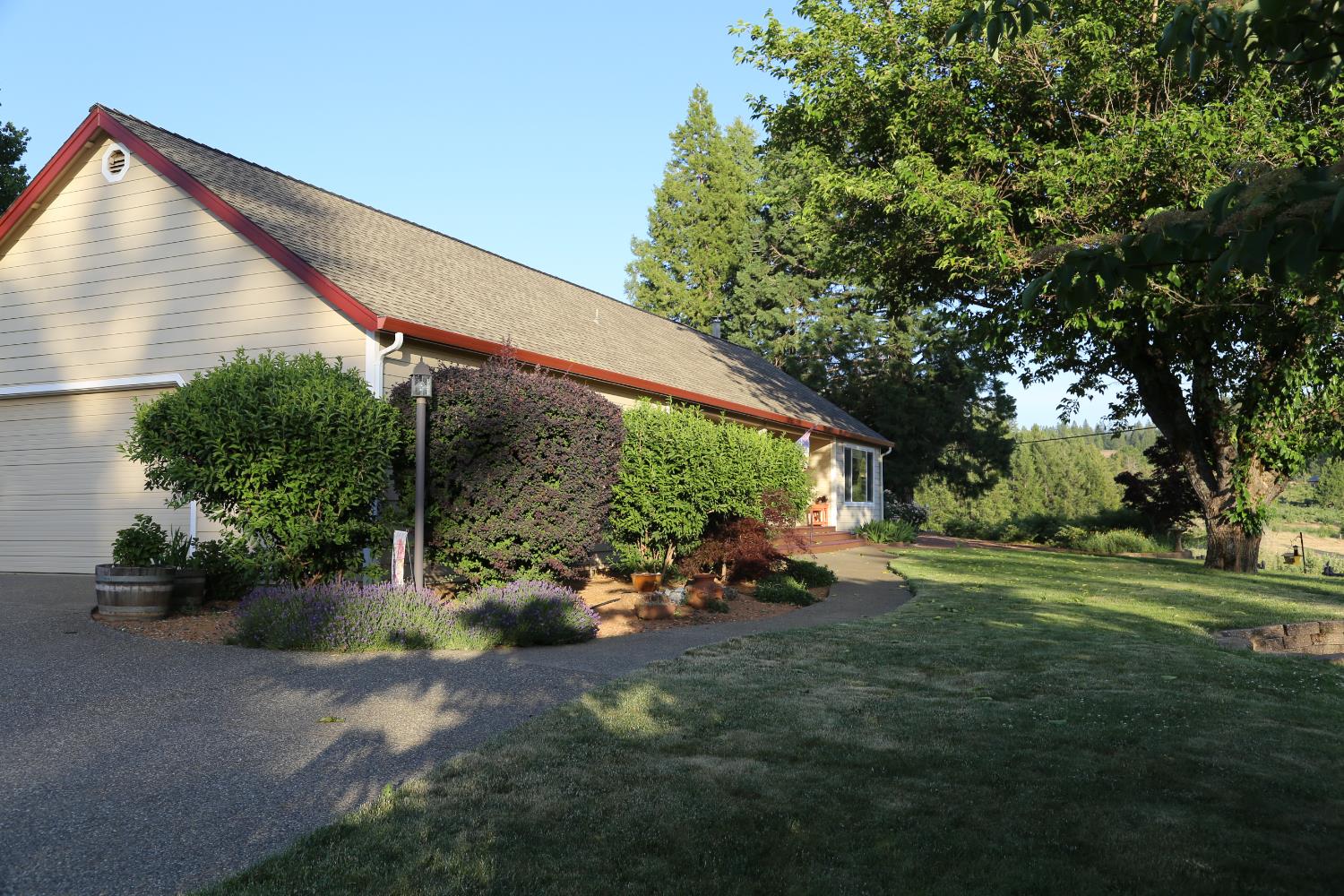 Detail Gallery Image 2 of 78 For 2300 Larsen Dr, Camino,  CA 95709 - 4 Beds | 2 Baths