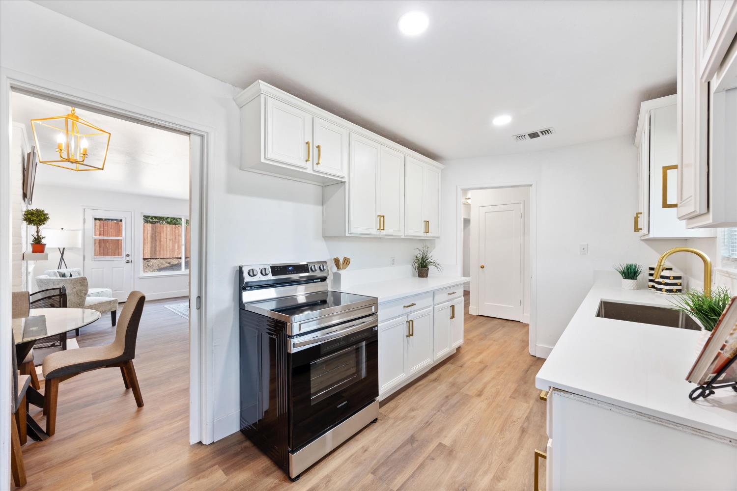 Chelsea Road, Sacramento, California image 9
