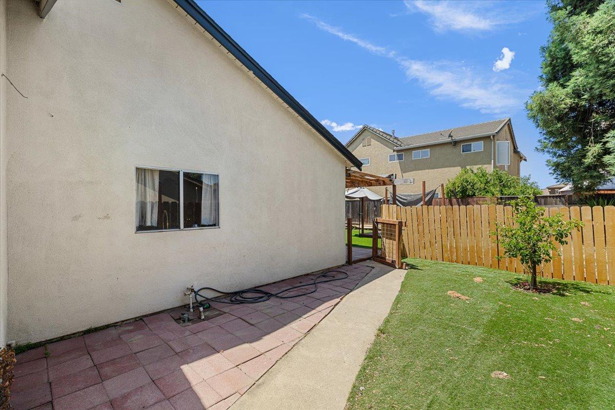 Entrada Way, Modesto, California image 39
