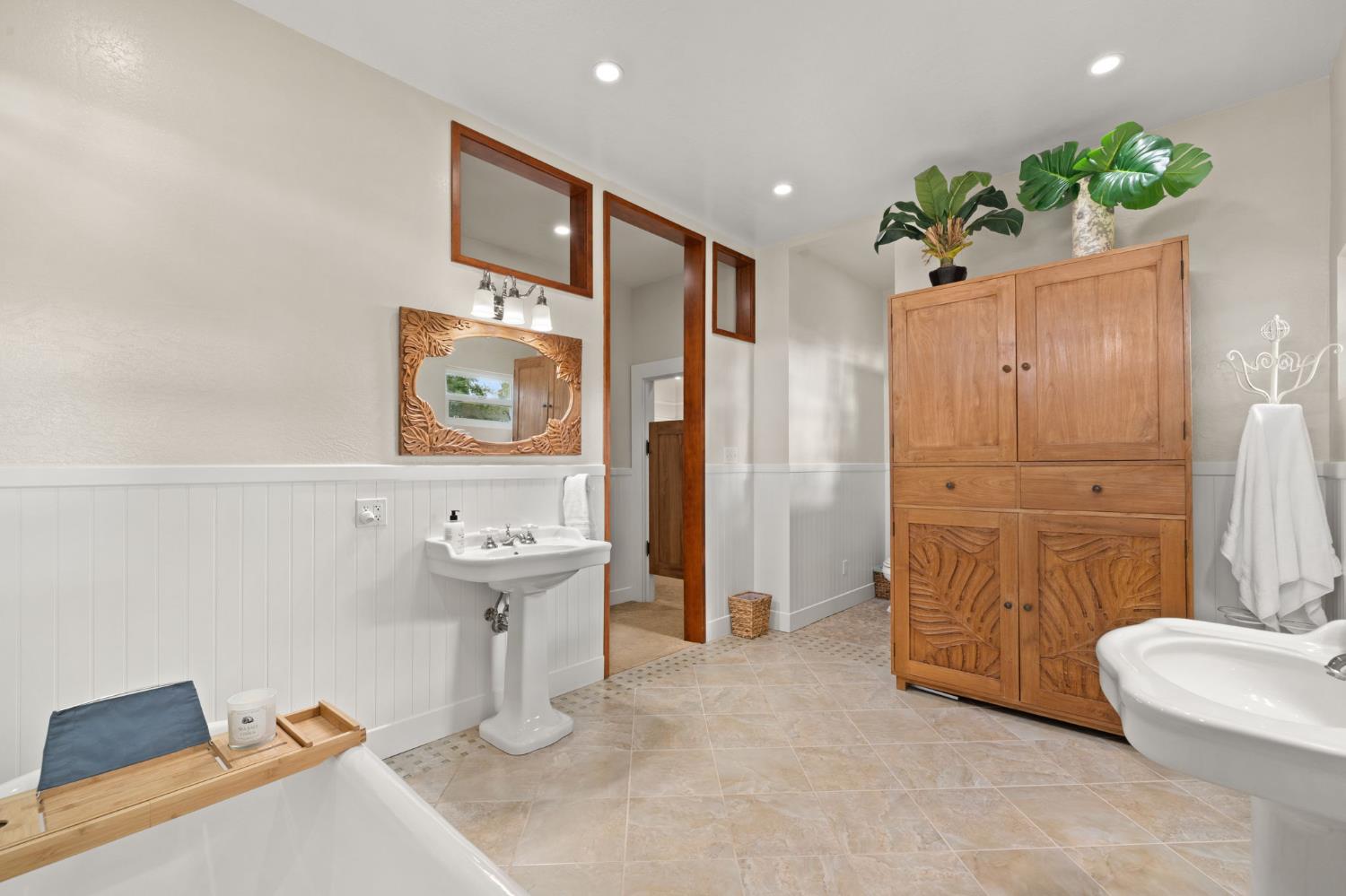 W Southwood Drive, Woodland, California image 39