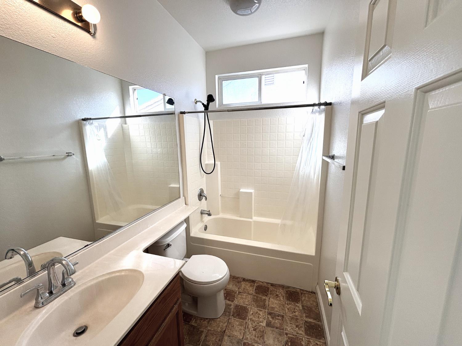Lilyview Way, Elk Grove, California image 19