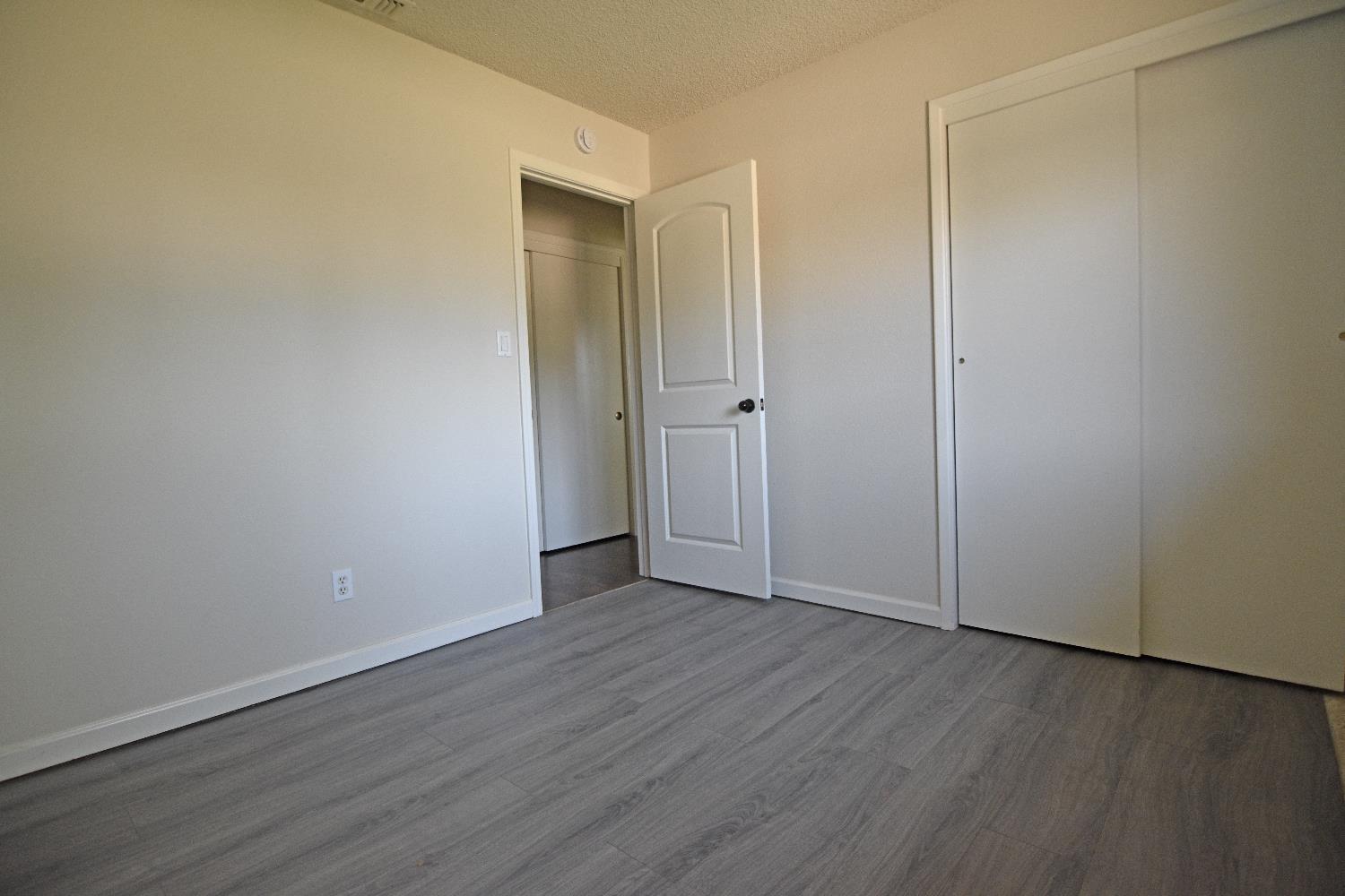 Bluefield Avenue, Turlock, California image 17