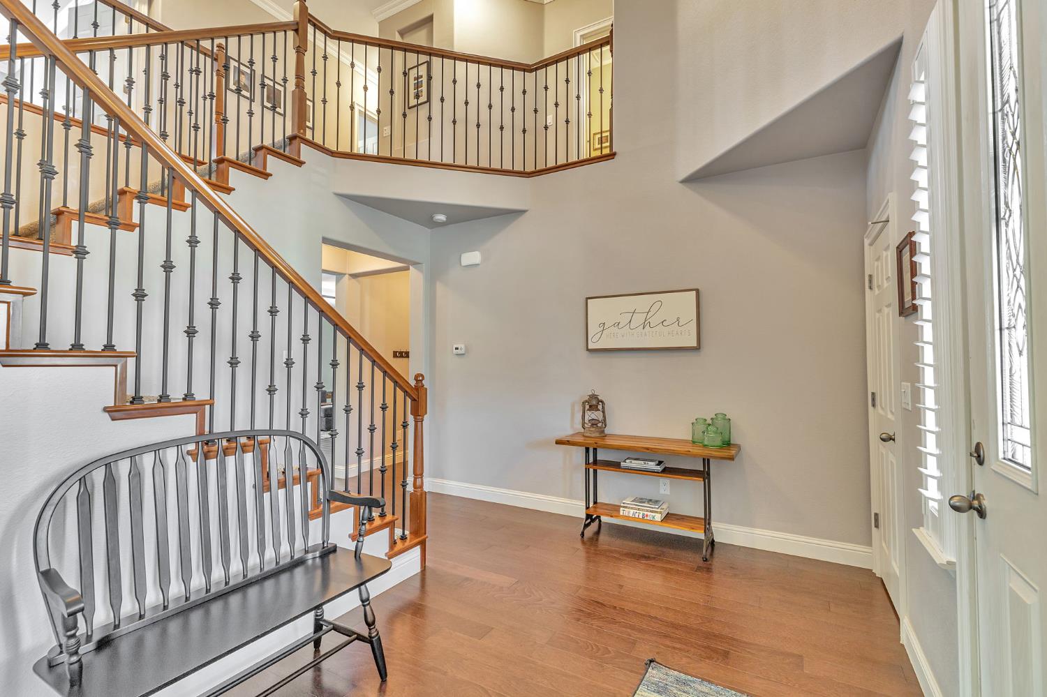Detail Gallery Image 4 of 45 For 1088 Broken Spoke Ln, Roseville,  CA 95747 - 5 Beds | 4/1 Baths