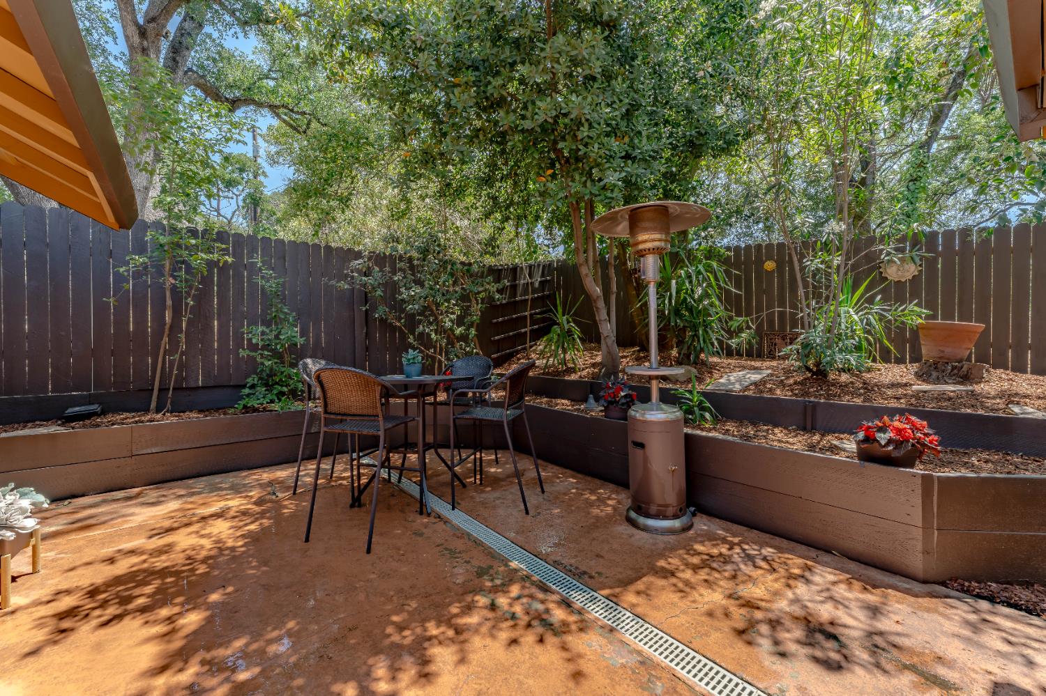 Garden Circle, Cameron Park, California image 23