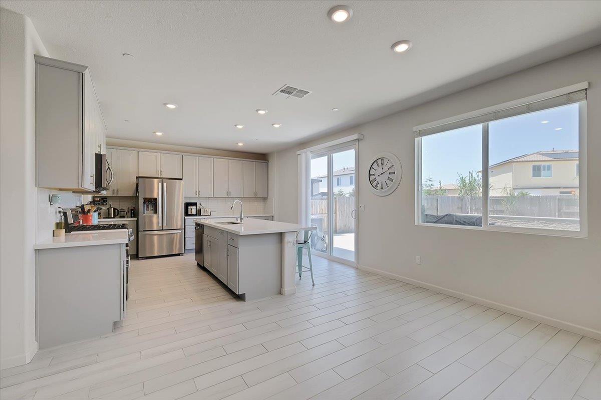 Berryessa Way, Olivehurst, California image 12