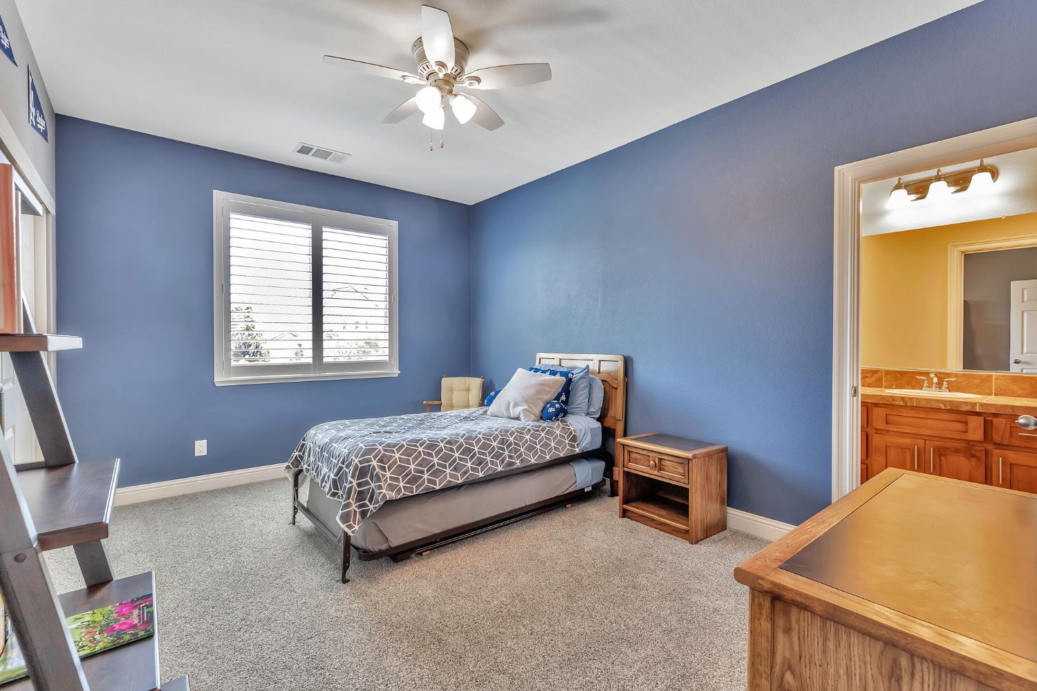 Detail Gallery Image 27 of 45 For 1088 Broken Spoke Ln, Roseville,  CA 95747 - 5 Beds | 4/1 Baths