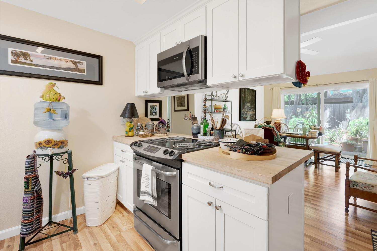 219 La Vida Way, Davis, California image 4