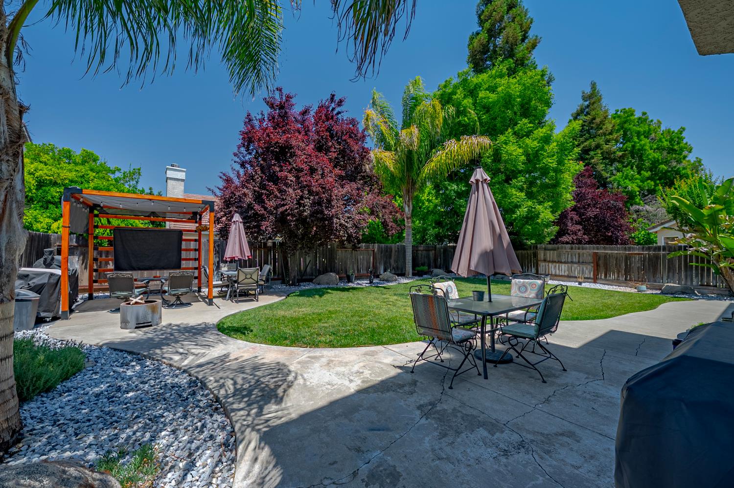 La Quinta Court, Merced, California image 48