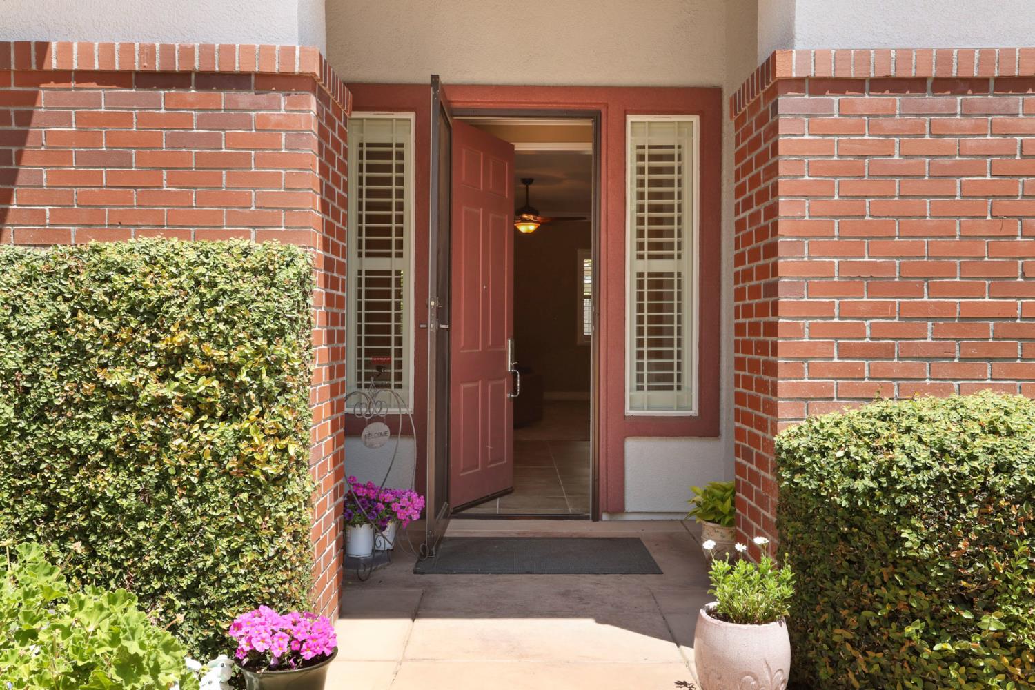 Detail Gallery Image 10 of 74 For 2424 Ashbridge Ln, Manteca,  CA 95336 - 2 Beds | 2/1 Baths