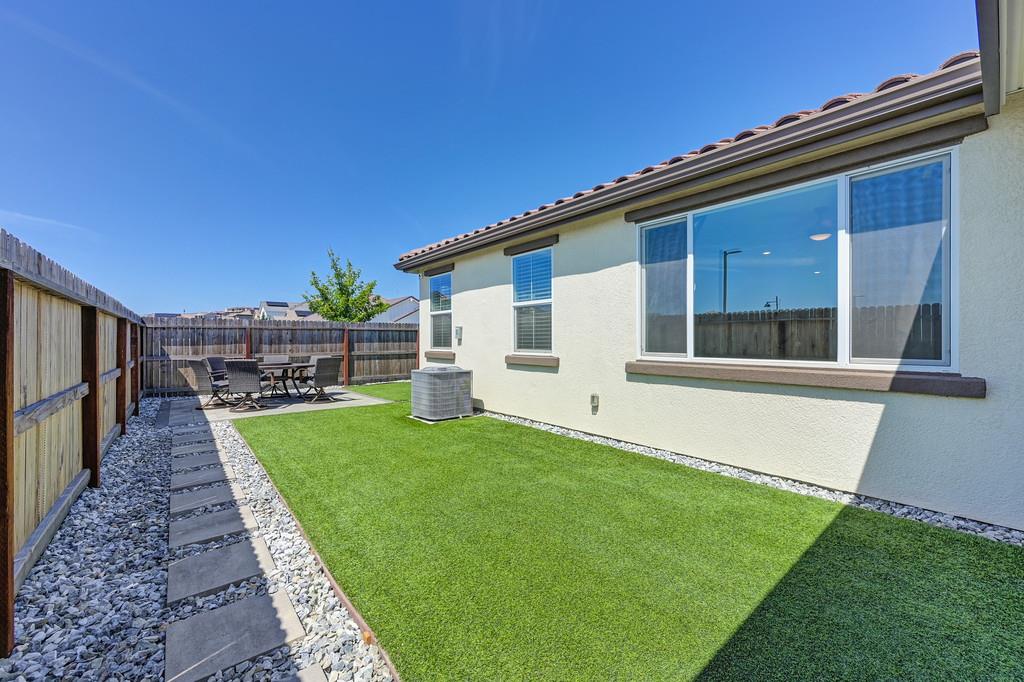 Sienna Bluff Place, Folsom, California image 47