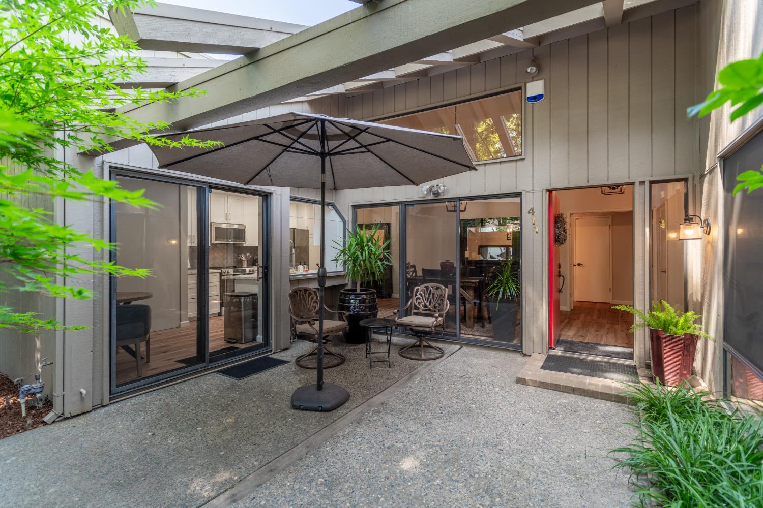 Dunbarton Circle, Sacramento, California image 6