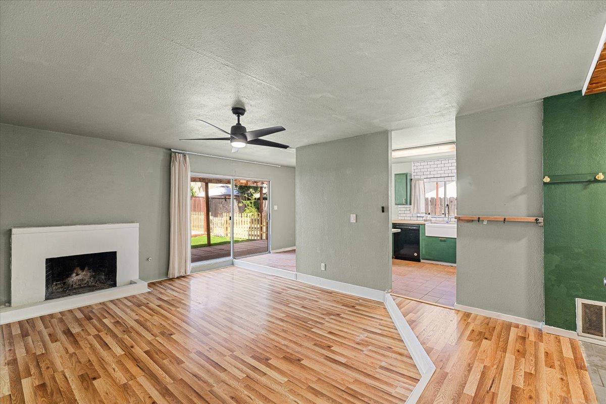 Entrada Way, Modesto, California image 9