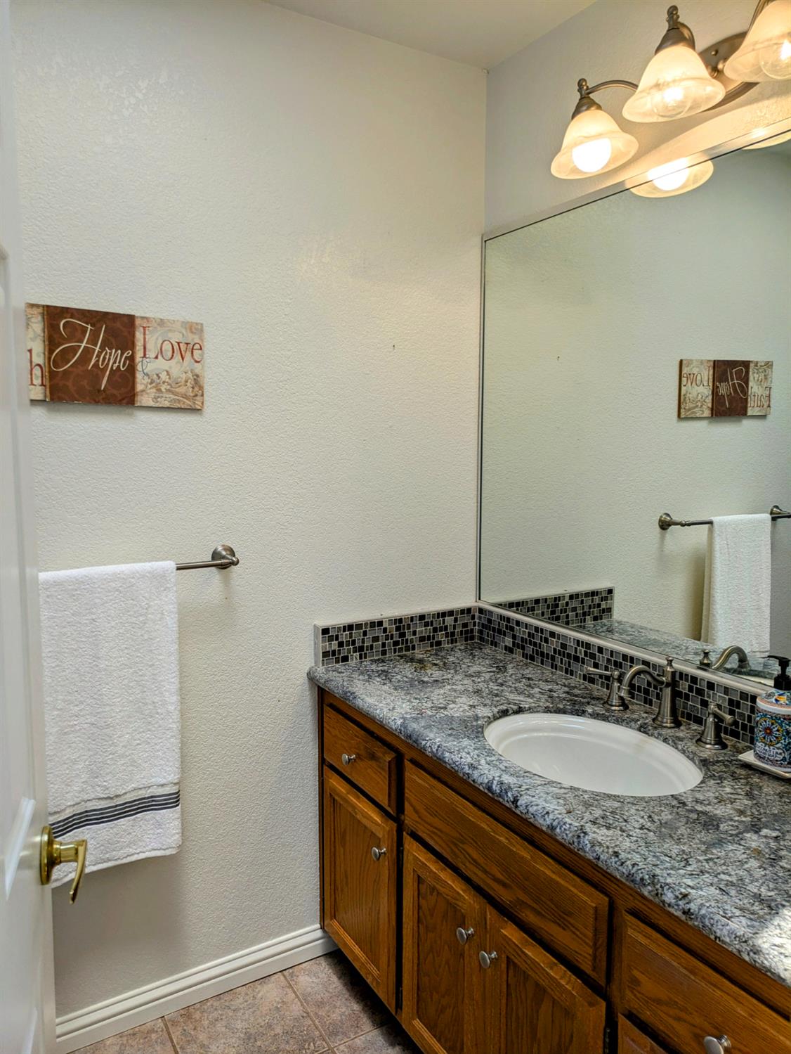 Detail Gallery Image 26 of 78 For 2300 Larsen Dr, Camino,  CA 95709 - 4 Beds | 2 Baths