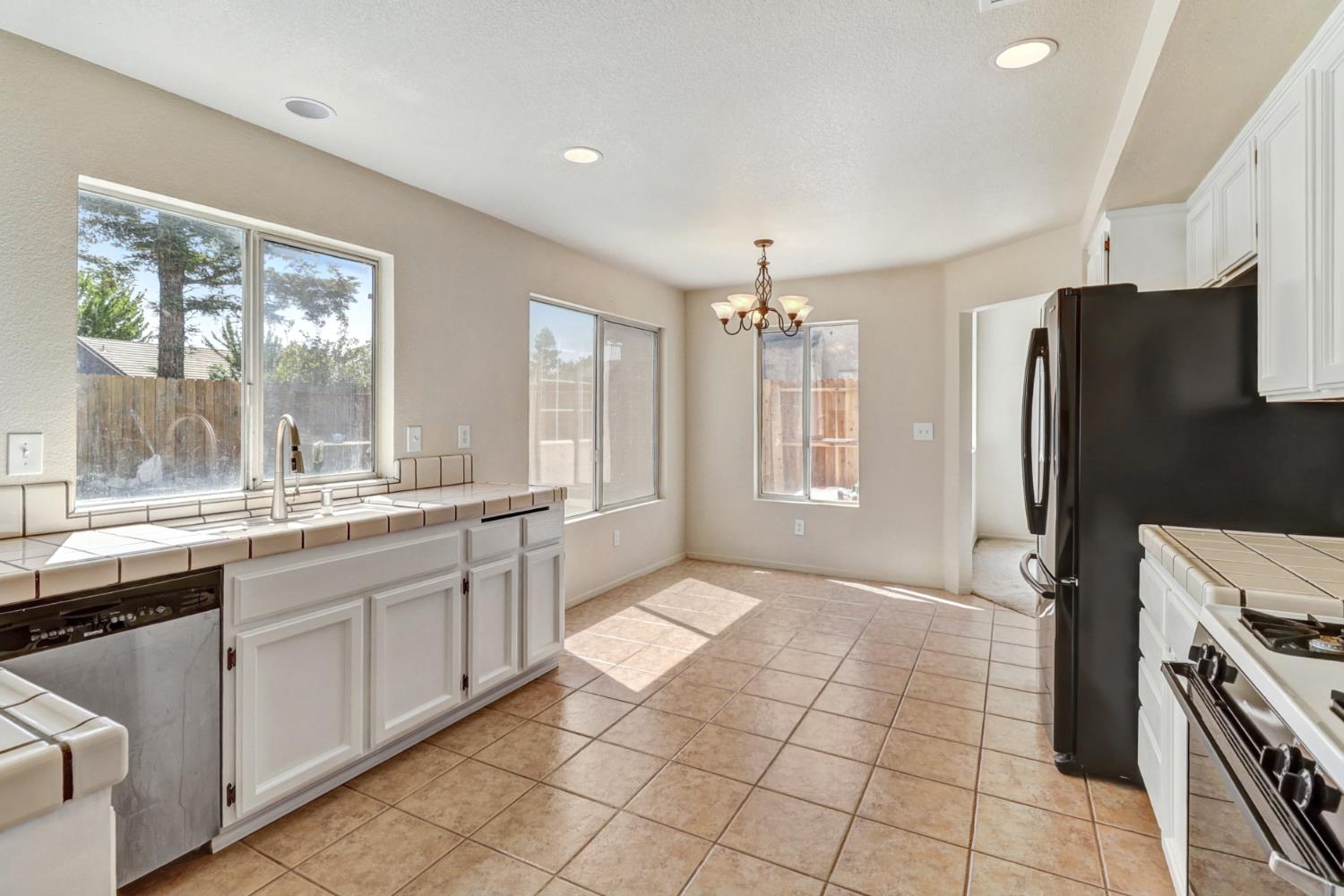 Thornbridge Drive, Galt, California image 12