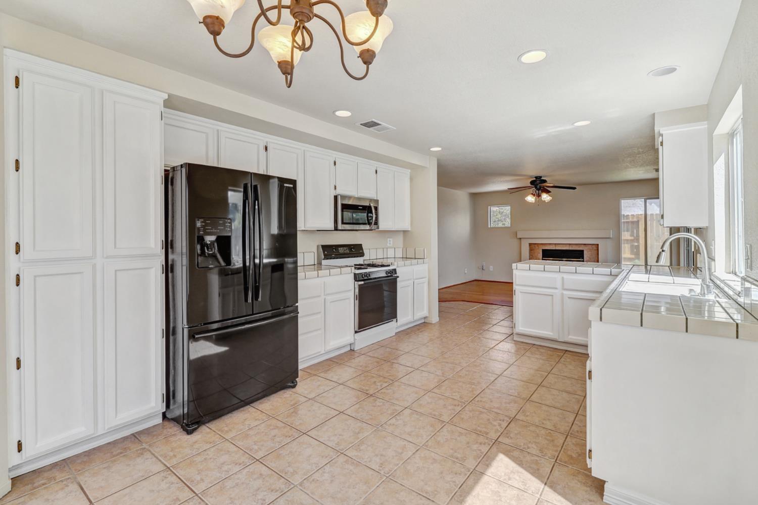 Thornbridge Drive, Galt, California image 15