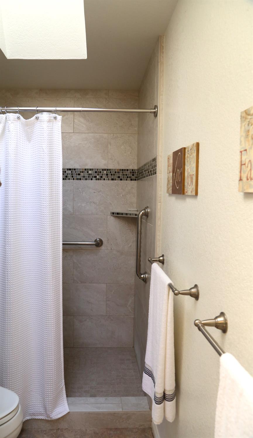 Detail Gallery Image 27 of 78 For 2300 Larsen Dr, Camino,  CA 95709 - 4 Beds | 2 Baths