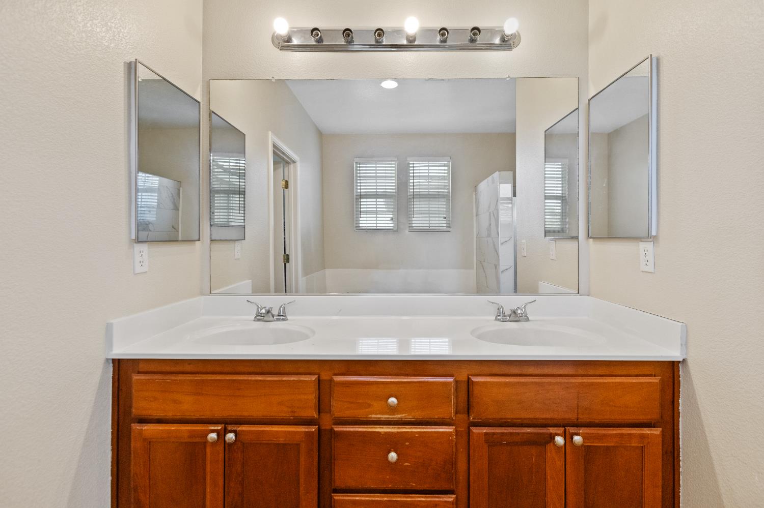 Tavira Court, Elk Grove, California image 42
