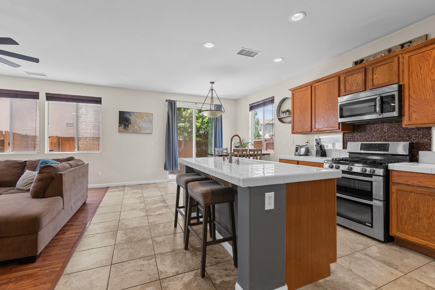 Marrissey Lane, Sacramento, California image 6