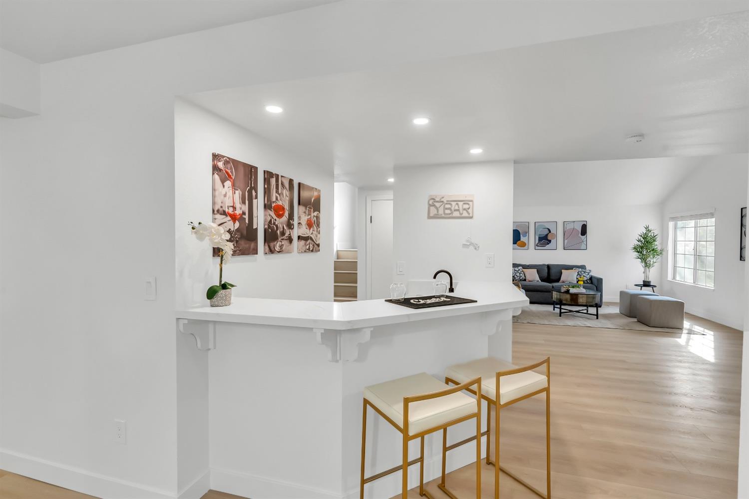 Detail Gallery Image 3 of 57 For 7213 Tiant Way, Elk Grove,  CA 95758 - 3 Beds | 2/1 Baths