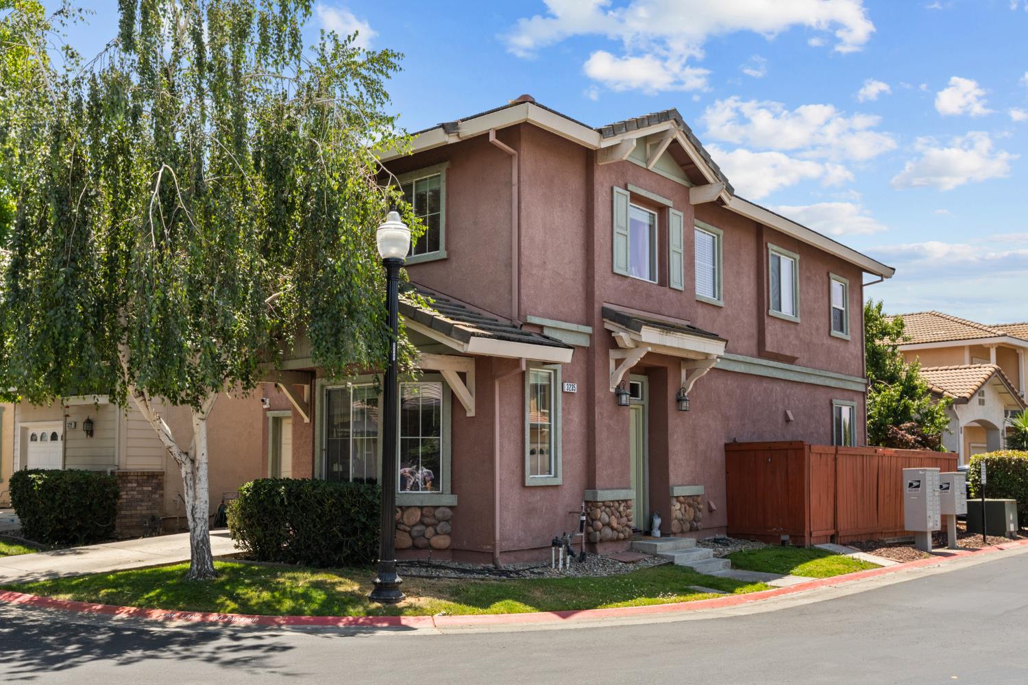 Marrissey Lane, Sacramento, California image 2