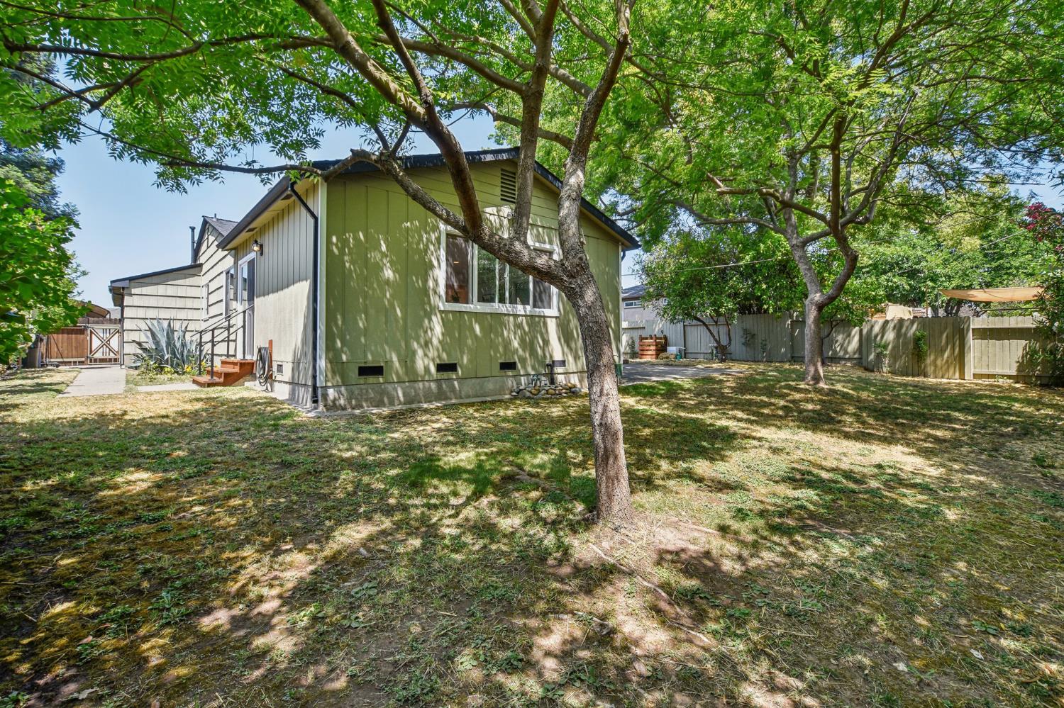 Cedarhurst Way, Carmichael, California image 19