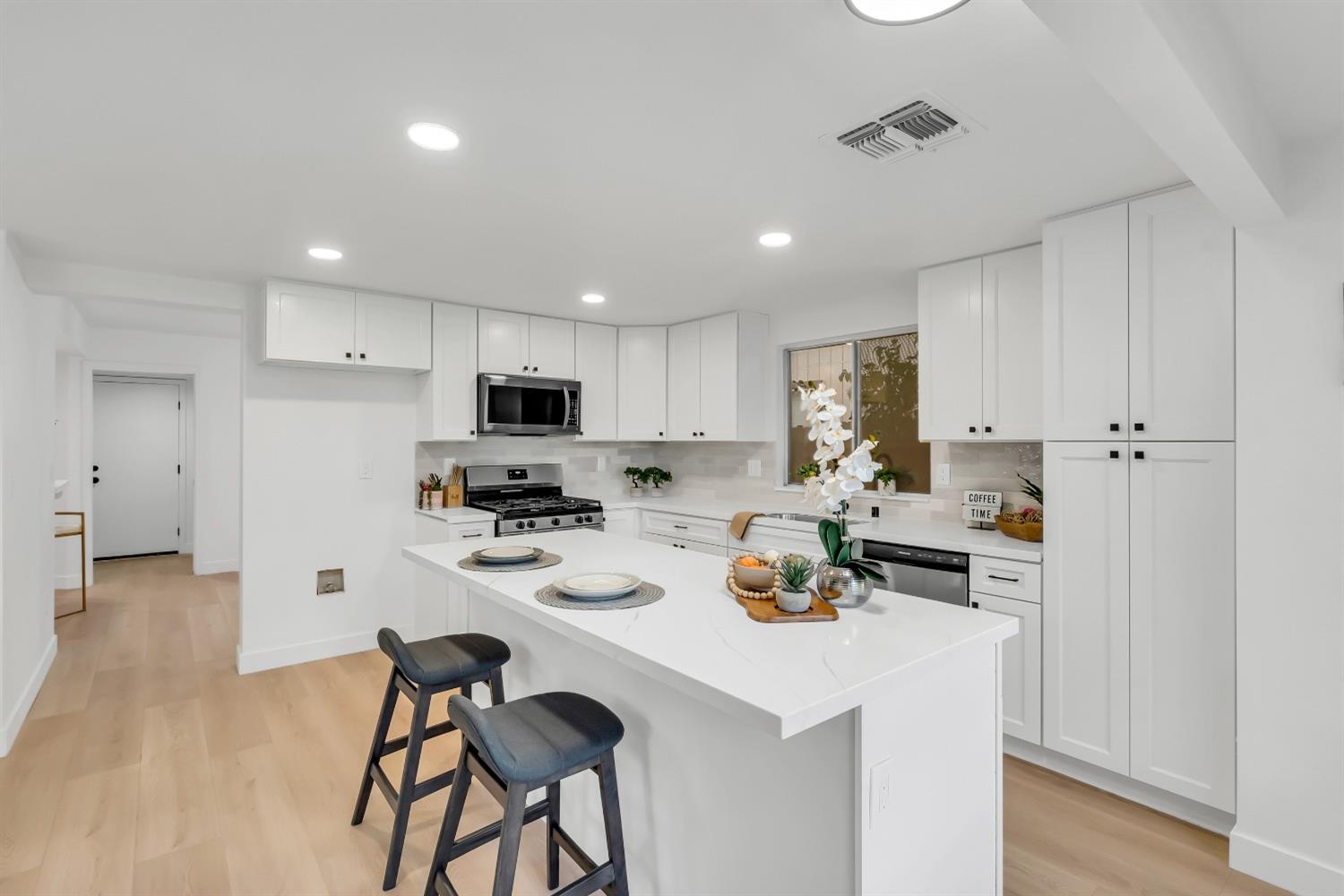 Detail Gallery Image 26 of 57 For 7213 Tiant Way, Elk Grove,  CA 95758 - 3 Beds | 2/1 Baths