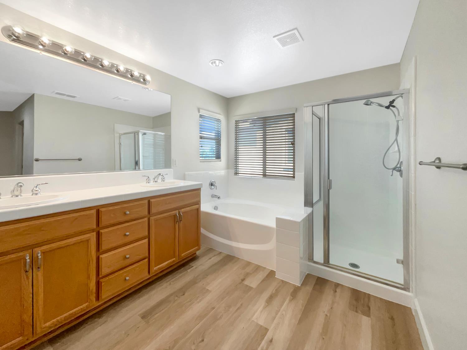 Monte Vista Court, West Sacramento, California image 7