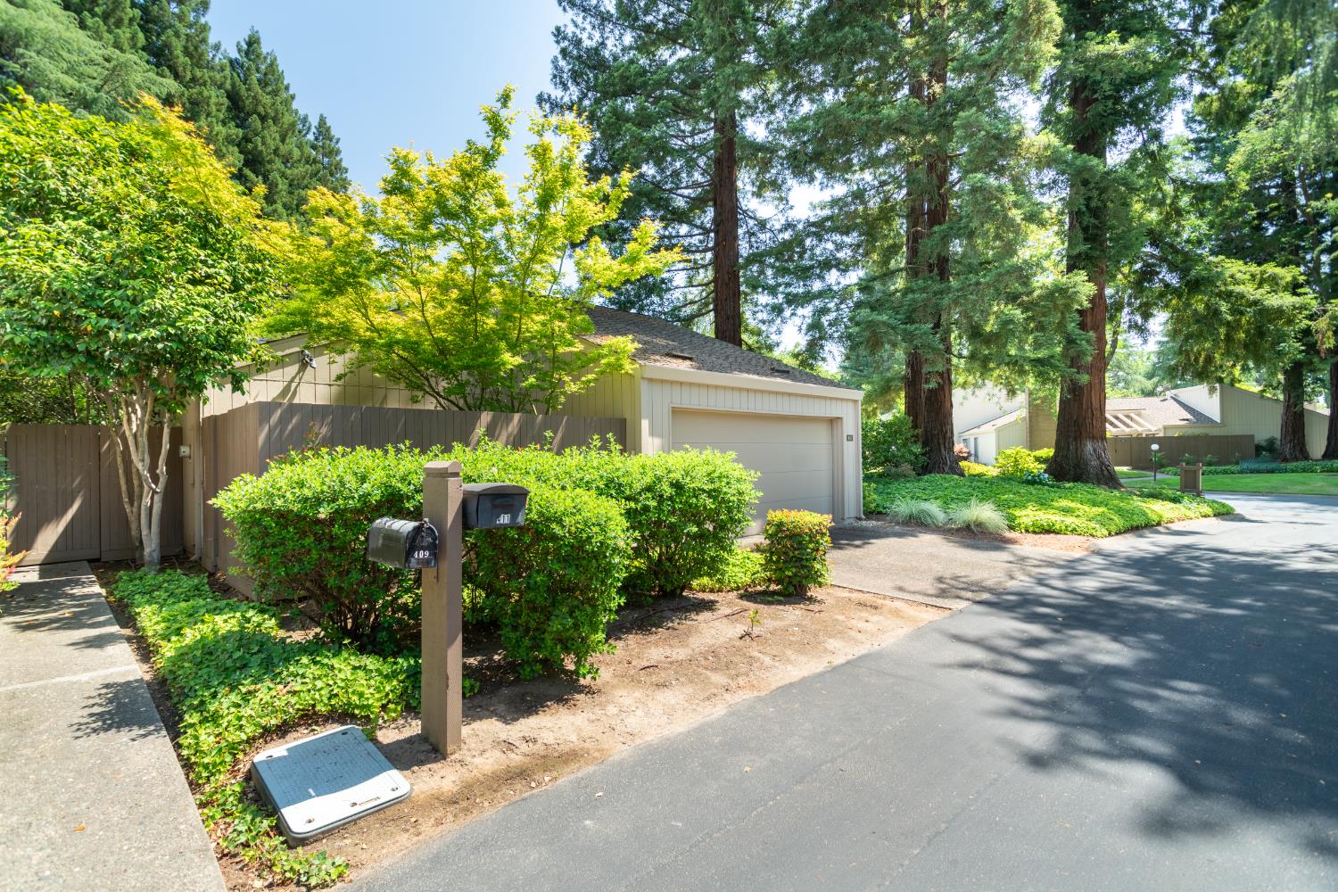 Dunbarton Circle, Sacramento, California image 43